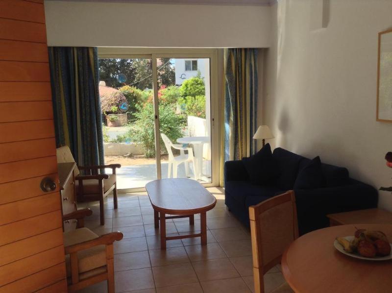 Paphos Gardens Apartment Room photo