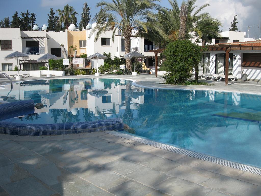 Paphos Gardens Apartment Exterior photo