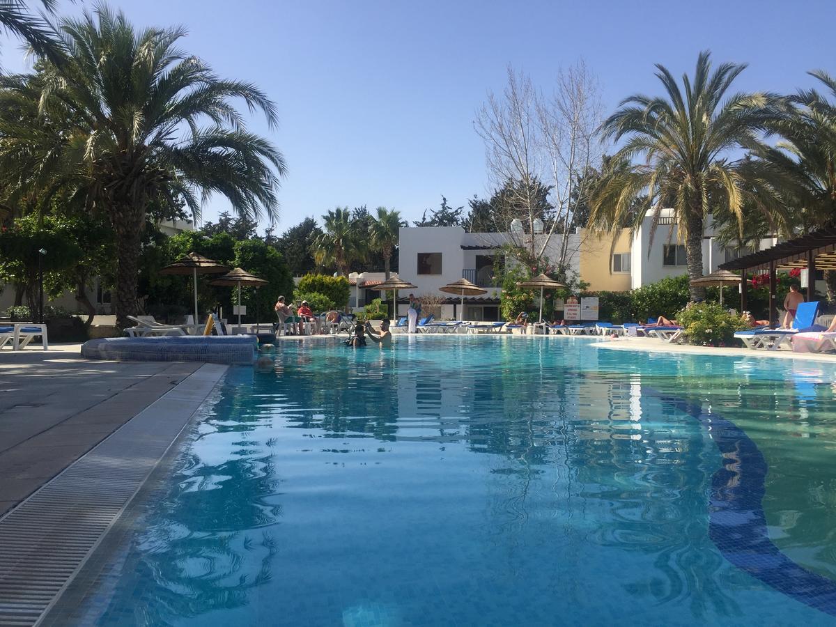 Paphos Gardens Apartment Exterior photo