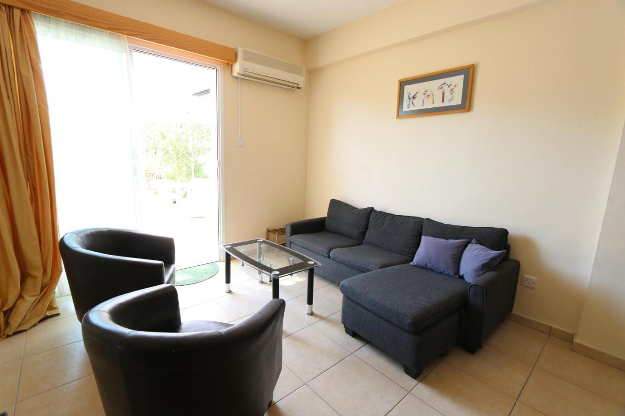 Paphos Gardens Apartment Exterior photo